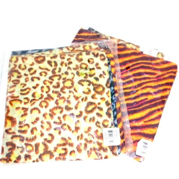 New in package 12 piece animal print safari cloth napkin set - Picture 1 of 4